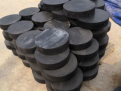 丰城市板式橡胶支座由若干层橡胶片与薄钢板经加压硫化